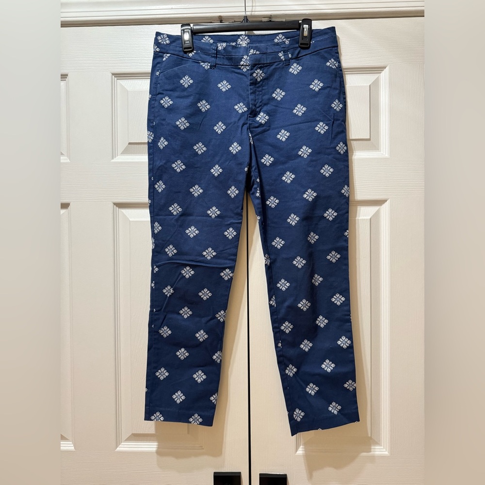 Khakis by Gap blue pants with white pattern - Sz 8 regular Slim City